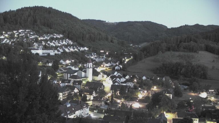 Dieses Bild zeigt eine Webcam-Aufnahme von Ottenhöfen, aufgenommen am Donnerstag, den 13.08.2026 um 21:30 Uhr