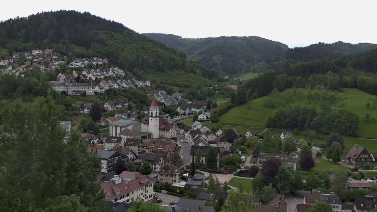 Dieses Bild zeigt eine Webcam-Aufnahme von Ottenhöfen, aufgenommen am Dienstag, den 12.05.2026 um 12:00 Uhr