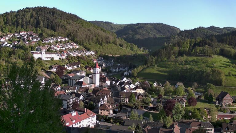 Dieses Bild zeigt eine Webcam-Aufnahme von Ottenhöfen, aufgenommen am Mittwoch, den 29.04.2026 um 19:20 Uhr