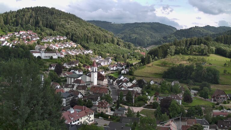 Dieses Bild zeigt eine Webcam-Aufnahme von Ottenhöfen, aufgenommen am Dienstag, den 30.06.2026 um 18:30 Uhr