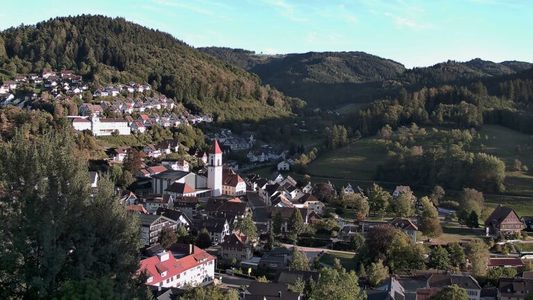 Dieses Bild zeigt eine Webcam-Aufnahme von Ottenhöfen, aufgenommen am Montag, den 14.09.2026 um 18:40 Uhr