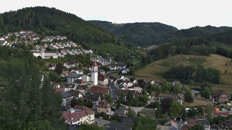 Dieses Bild zeigt eine Webcam-Aufnahme von Ottenhöfen, aufgenommen am Freitag, den 24.07.2026 um 20:00 Uhr