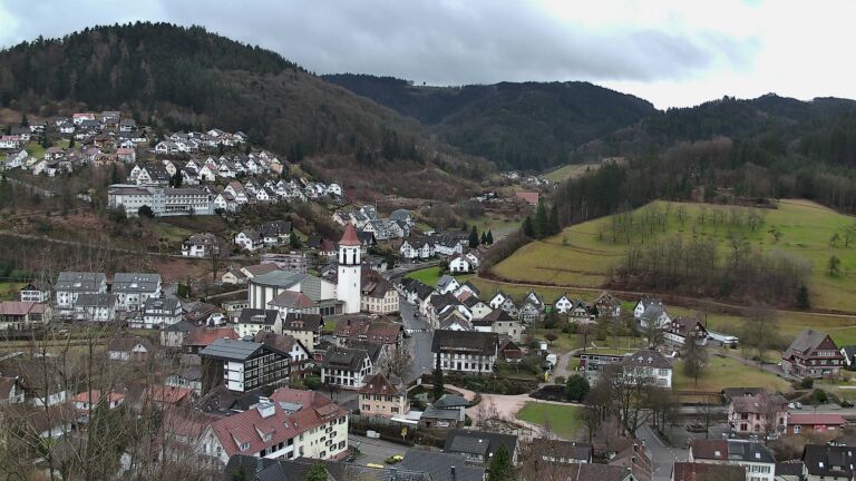 Dieses Bild zeigt eine Webcam-Aufnahme von Ottenhöfen, aufgenommen am Montag, den 16.02.2026 um 15:30 Uhr