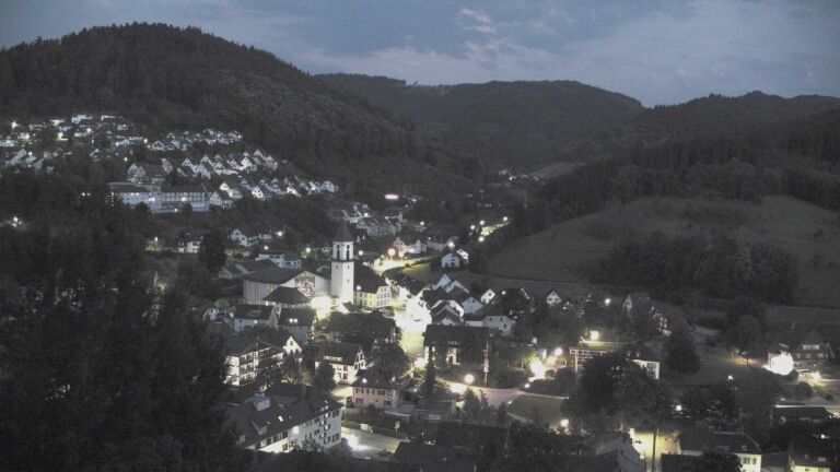 Dieses Bild zeigt eine Webcam-Aufnahme von Ottenhöfen, aufgenommen am Samstag, den 27.06.2026 um 22:30 Uhr