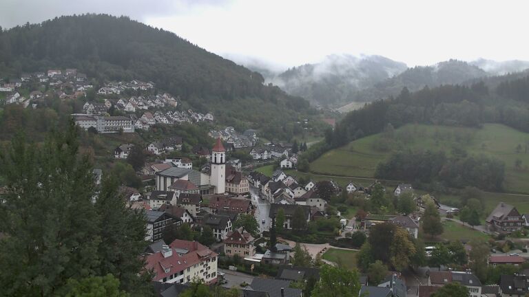Dieses Bild zeigt eine Webcam-Aufnahme von Ottenhöfen, aufgenommen am Donnerstag, den 08.10.2026 um 17:40 Uhr