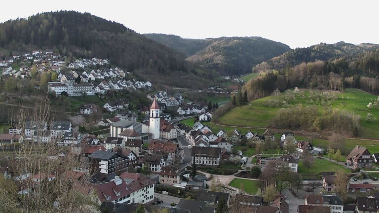 Dieses Bild zeigt eine Webcam-Aufnahme von Ottenhöfen, aufgenommen am Donnerstag, den 09.04.2026 um 07:50 Uhr