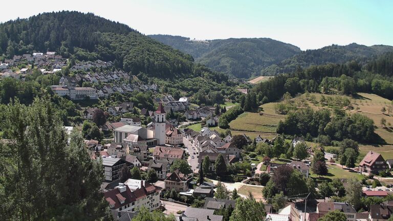 Dieses Bild zeigt eine Webcam-Aufnahme von Ottenhöfen, aufgenommen am Freitag, den 10.07.2026 um 11:20 Uhr