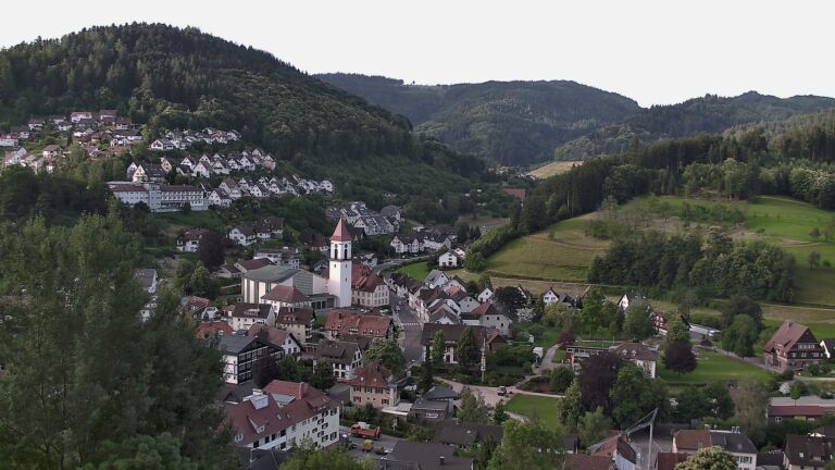 Dieses Bild zeigt eine Webcam-Aufnahme von Ottenhöfen, aufgenommen am Mittwoch, den 17.06.2026 um 07:20 Uhr