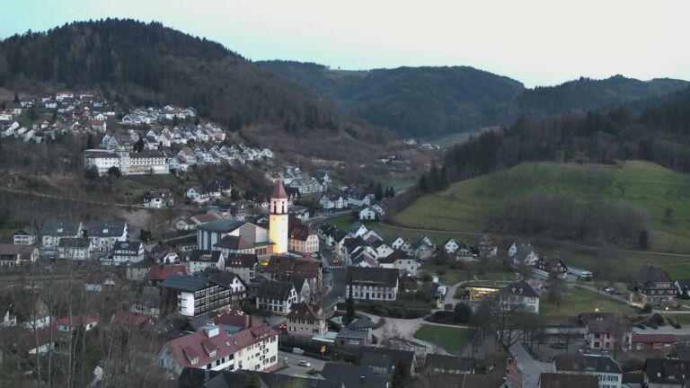 Dieses Bild zeigt eine Webcam-Aufnahme von Ottenhöfen, aufgenommen am Donnerstag, den 05.03.2026 um 18:30 Uhr