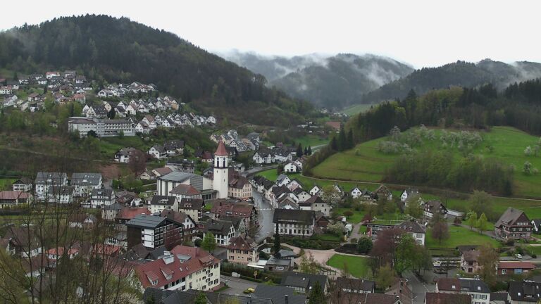 Dieses Bild zeigt eine Webcam-Aufnahme von Ottenhöfen, aufgenommen am Sonntag, den 12.04.2026 um 08:40 Uhr