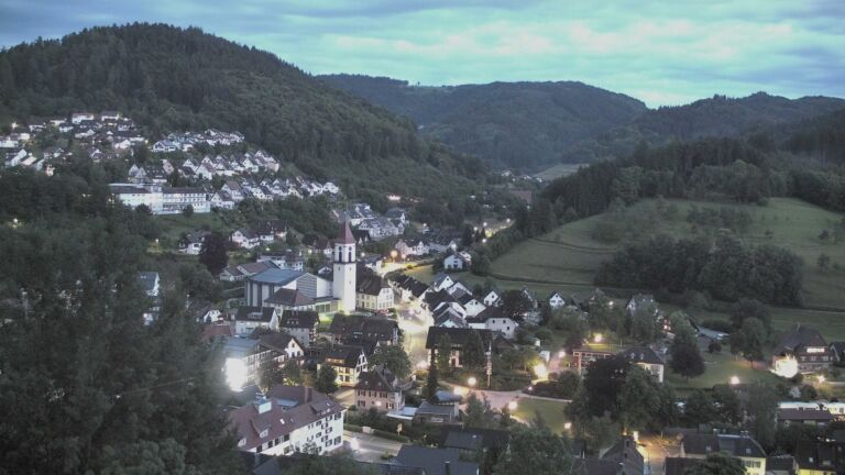 Dieses Bild zeigt eine Webcam-Aufnahme von Ottenhöfen, aufgenommen am Montag, den 08.06.2026 um 22:00 Uhr