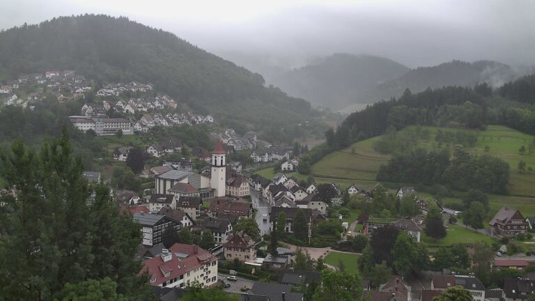 Dieses Bild zeigt eine Webcam-Aufnahme von Ottenhöfen, aufgenommen am Freitag, den 12.06.2026 um 15:30 Uhr