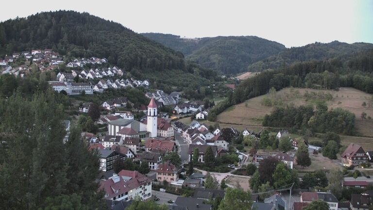 Dieses Bild zeigt eine Webcam-Aufnahme von Ottenhöfen, aufgenommen am Montag, den 10.08.2026 um 05:50 Uhr