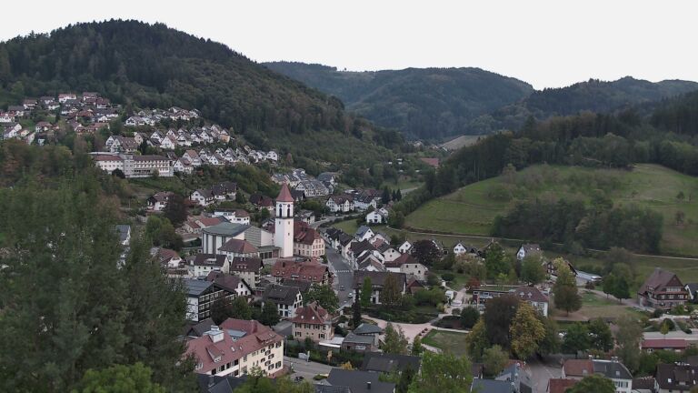 Dieses Bild zeigt eine Webcam-Aufnahme von Ottenhöfen, aufgenommen am Montag, den 28.09.2026 um 18:50 Uhr