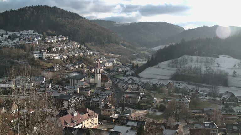 Dieses Bild zeigt eine Webcam-Aufnahme von Ottenhöfen, aufgenommen am Dienstag, den 30.12.2025 um 14:40 Uhr