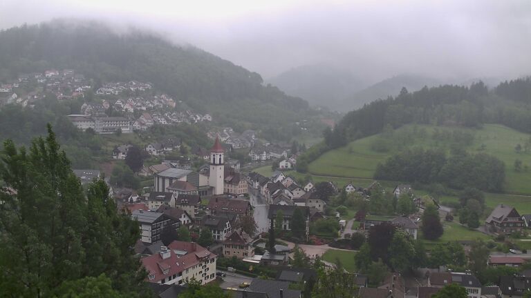 Dieses Bild zeigt eine Webcam-Aufnahme von Ottenhöfen, aufgenommen am Montag, den 11.05.2026 um 18:20 Uhr