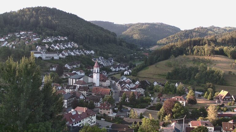 Dieses Bild zeigt eine Webcam-Aufnahme von Ottenhöfen, aufgenommen am Dienstag, den 28.07.2026 um 07:00 Uhr