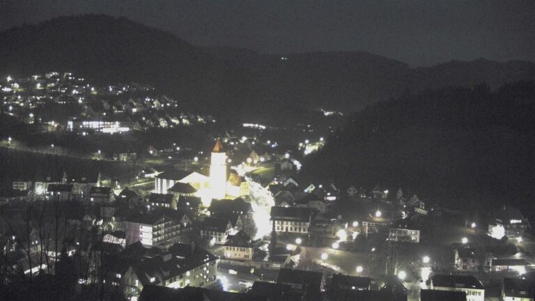 Dieses Bild zeigt eine Webcam-Aufnahme von Ottenhöfen, aufgenommen am Dienstag, den 27.01.2026 um 18:10 Uhr