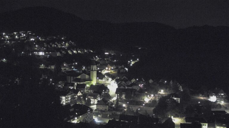 Dieses Bild zeigt eine Webcam-Aufnahme von Ottenhöfen, aufgenommen am Samstag, den 15.08.2026 um 22:00 Uhr