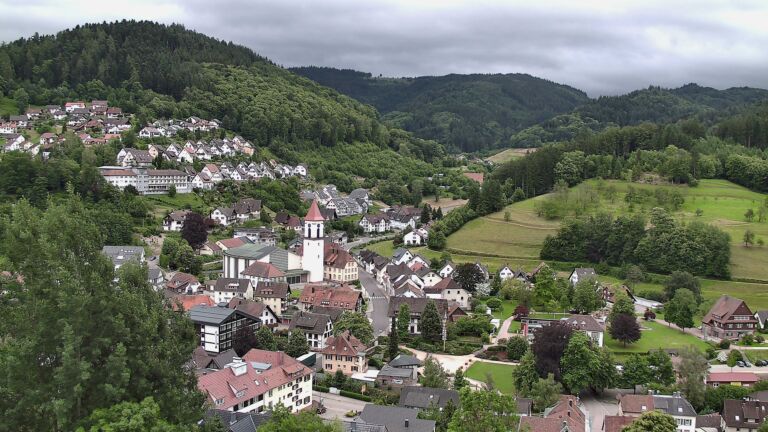 Dieses Bild zeigt eine Webcam-Aufnahme von Ottenhöfen, aufgenommen am Mittwoch, den 10.06.2026 um 15:10 Uhr