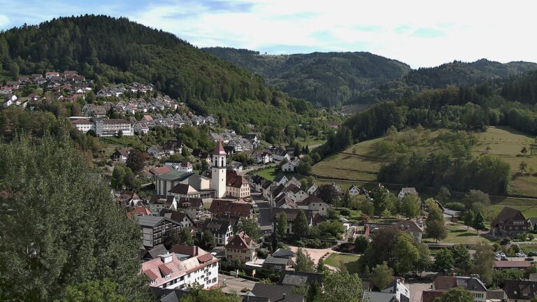 Dieses Bild zeigt eine Webcam-Aufnahme von Ottenhöfen, aufgenommen am Sonntag, den 06.09.2026 um 15:50 Uhr