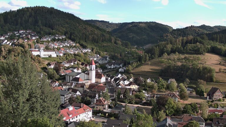 Dieses Bild zeigt eine Webcam-Aufnahme von Ottenhöfen, aufgenommen am Samstag, den 22.08.2026 um 18:50 Uhr
