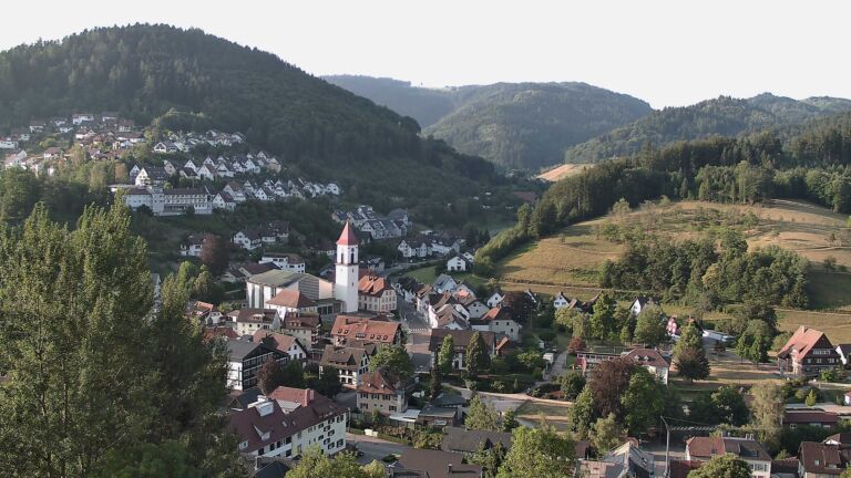Dieses Bild zeigt eine Webcam-Aufnahme von Ottenhöfen, aufgenommen am Sonntag, den 02.08.2026 um 07:40 Uhr