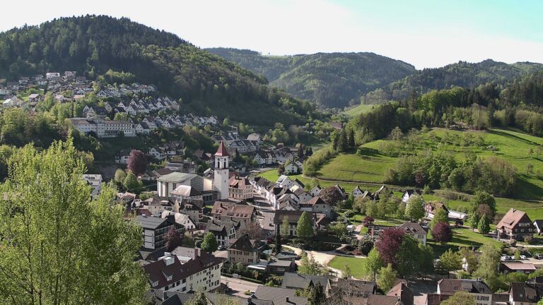 Dieses Bild zeigt eine Webcam-Aufnahme von Ottenhöfen, aufgenommen am Montag, den 27.04.2026 um 09:40 Uhr