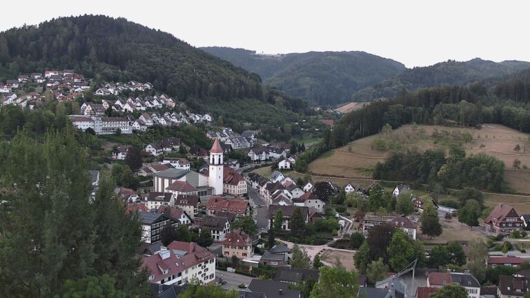 Dieses Bild zeigt eine Webcam-Aufnahme von Ottenhöfen, aufgenommen am Dienstag, den 11.08.2026 um 06:20 Uhr