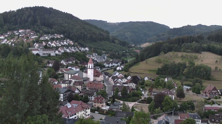 Dieses Bild zeigt eine Webcam-Aufnahme von Ottenhöfen, aufgenommen am Dienstag, den 04.08.2026 um 06:00 Uhr