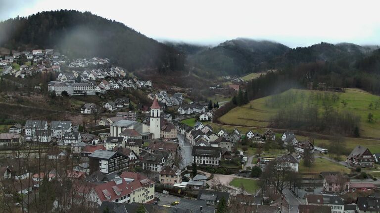 Dieses Bild zeigt eine Webcam-Aufnahme von Ottenhöfen, aufgenommen am Montag, den 16.02.2026 um 16:50 Uhr