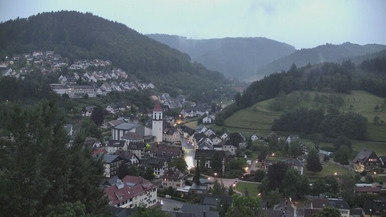 Dieses Bild zeigt eine Webcam-Aufnahme von Ottenhöfen, aufgenommen am Sonntag, den 31.05.2026 um 21:30 Uhr