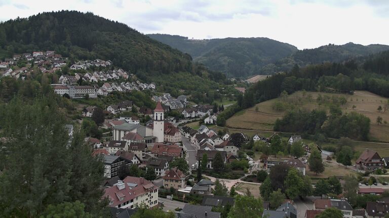 Dieses Bild zeigt eine Webcam-Aufnahme von Ottenhöfen, aufgenommen am Dienstag, den 25.08.2026 um 15:50 Uhr