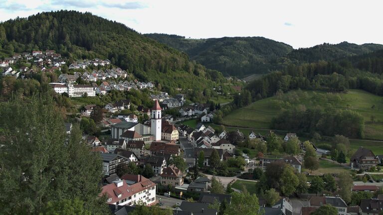 Dieses Bild zeigt eine Webcam-Aufnahme von Ottenhöfen, aufgenommen am Donnerstag, den 17.09.2026 um 18:00 Uhr