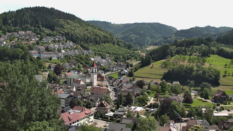 Dieses Bild zeigt eine Webcam-Aufnahme von Ottenhöfen, aufgenommen am Freitag, den 19.06.2026 um 14:50 Uhr