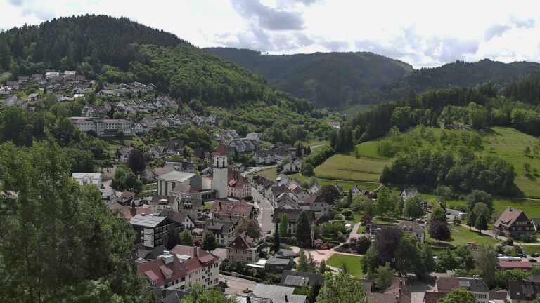 Dieses Bild zeigt eine Webcam-Aufnahme von Ottenhöfen, aufgenommen am Donnerstag, den 21.05.2026 um 12:00 Uhr