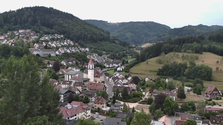Dieses Bild zeigt eine Webcam-Aufnahme von Ottenhöfen, aufgenommen am Dienstag, den 14.07.2026 um 06:10 Uhr