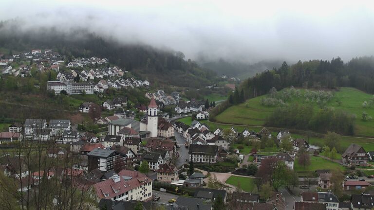 Dieses Bild zeigt eine Webcam-Aufnahme von Ottenhöfen, aufgenommen am Montag, den 13.04.2026 um 09:30 Uhr