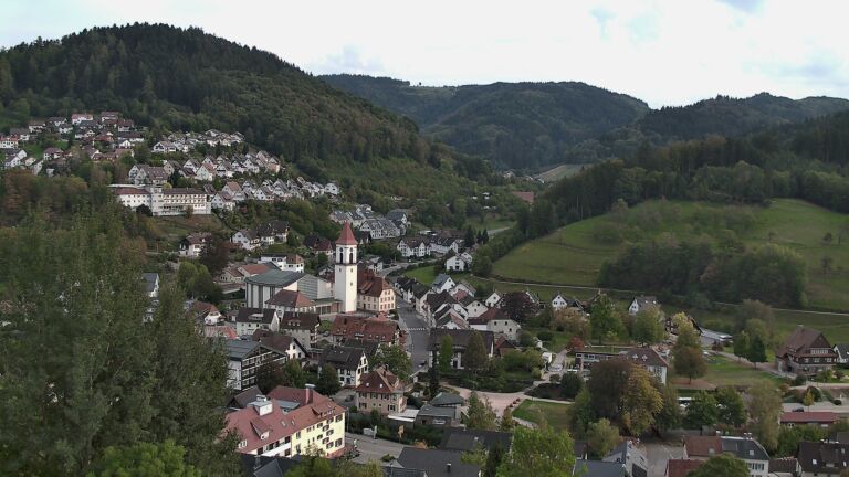 Dieses Bild zeigt eine Webcam-Aufnahme von Ottenhöfen, aufgenommen am Mittwoch, den 07.10.2026 um 17:30 Uhr