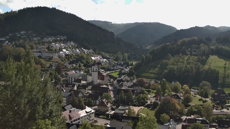 Dieses Bild zeigt eine Webcam-Aufnahme von Ottenhöfen, aufgenommen am Mittwoch, den 14.10.2026 um 13:50 Uhr