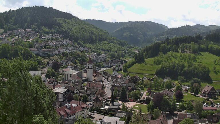 Dieses Bild zeigt eine Webcam-Aufnahme von Ottenhöfen, aufgenommen am Freitag, den 08.05.2026 um 12:30 Uhr