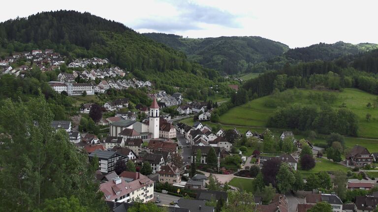 Dieses Bild zeigt eine Webcam-Aufnahme von Ottenhöfen, aufgenommen am Dienstag, den 12.05.2026 um 15:20 Uhr