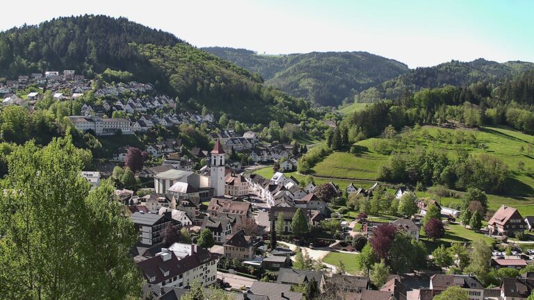 Dieses Bild zeigt eine Webcam-Aufnahme von Ottenhöfen, aufgenommen am Donnerstag, den 30.04.2026 um 10:00 Uhr