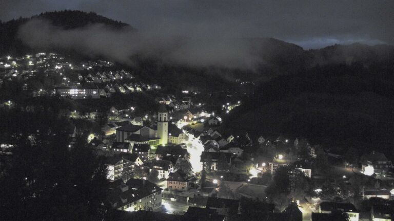 Dieses Bild zeigt eine Webcam-Aufnahme von Ottenhöfen, aufgenommen am Donnerstag, den 08.10.2026 um 19:40 Uhr