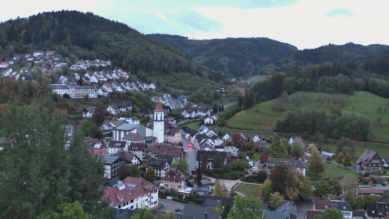 Dieses Bild zeigt eine Webcam-Aufnahme von Ottenhöfen, aufgenommen am Samstag, den 24.10.2026 um 18:20 Uhr
