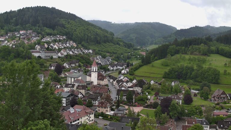 Dieses Bild zeigt eine Webcam-Aufnahme von Ottenhöfen, aufgenommen am Samstag, den 16.05.2026 um 10:00 Uhr