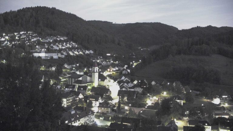 Dieses Bild zeigt eine Webcam-Aufnahme von Ottenhöfen, aufgenommen am Montag, den 21.09.2026 um 20:10 Uhr