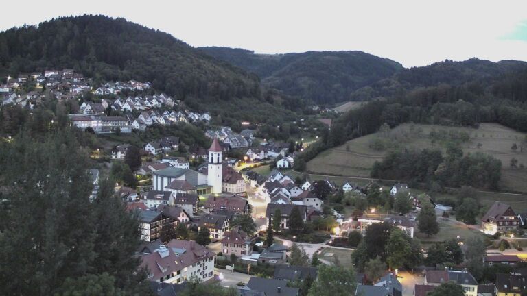 Dieses Bild zeigt eine Webcam-Aufnahme von Ottenhöfen, aufgenommen am Freitag, den 28.08.2026 um 20:40 Uhr