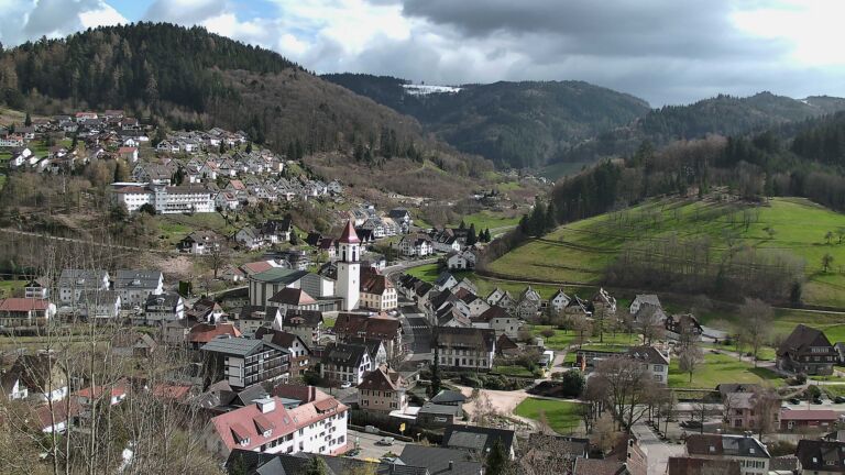 Dieses Bild zeigt eine Webcam-Aufnahme von Ottenhöfen, aufgenommen am Dienstag, den 31.03.2026 um 16:20 Uhr