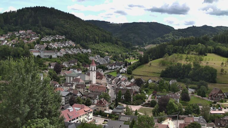 Dieses Bild zeigt eine Webcam-Aufnahme von Ottenhöfen, aufgenommen am Sonntag, den 05.07.2026 um 14:40 Uhr